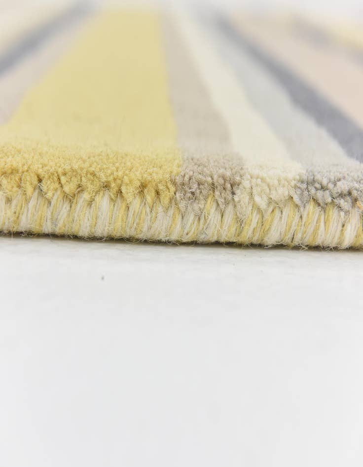 Detail image of  4' x 5' 7 Luna Wool Rug