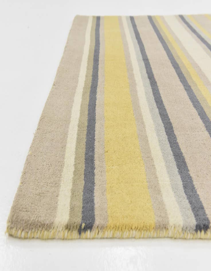 Detail image of  4' x 5' 7 Luna Wool Rug