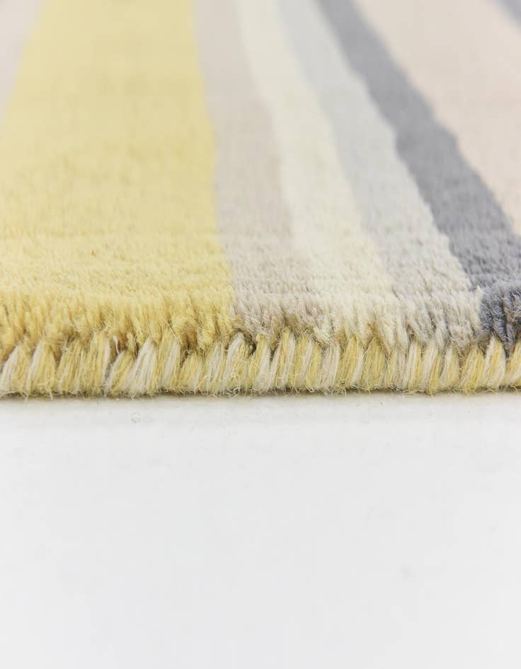 Detail image of  4' x 5' 7 Luna Wool Rug