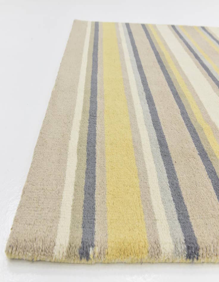 Detail image of  4' x 5' 7 Luna Wool Rug