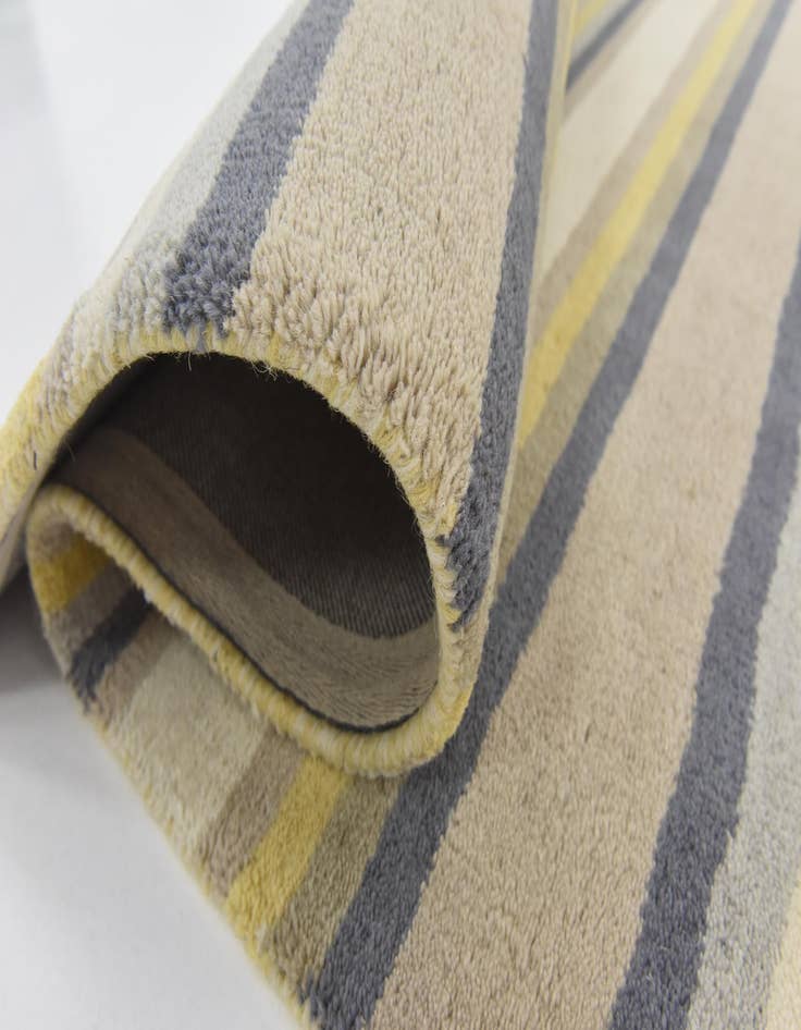 Detail image of  4' x 5' 7 Luna Wool Rug