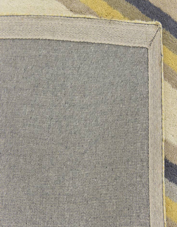 Detail image of  4' x 5' 7 Luna Wool Rug