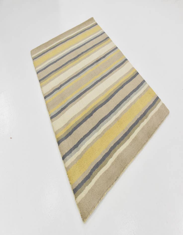 Detail image of  4' x 5' 7 Luna Wool Rug