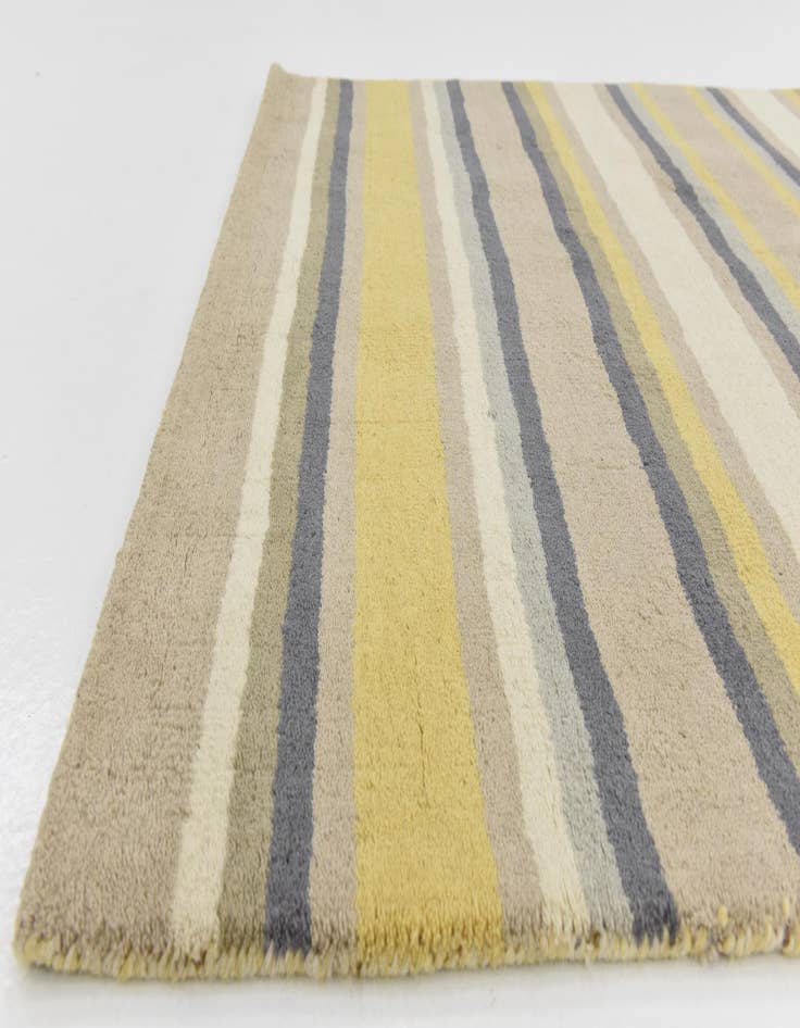 Detail image of  4' x 5' 7 Luna Wool Rug
