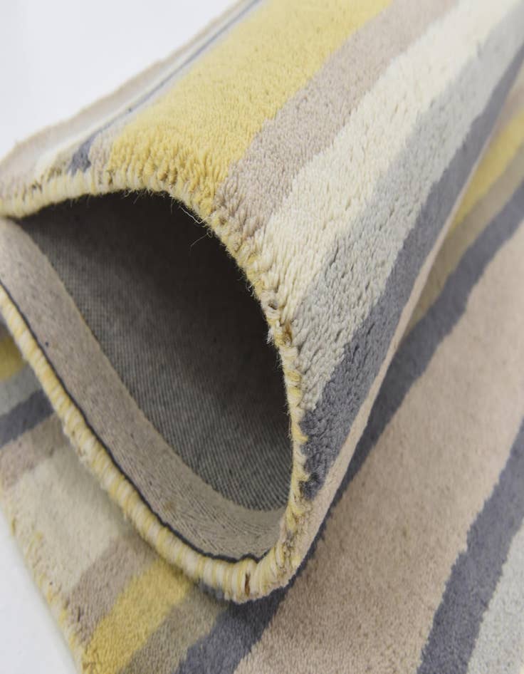 Detail image of  4' x 5' 7 Luna Wool Rug