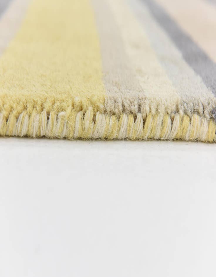 Detail image of  4' x 5' 7 Luna Wool Rug