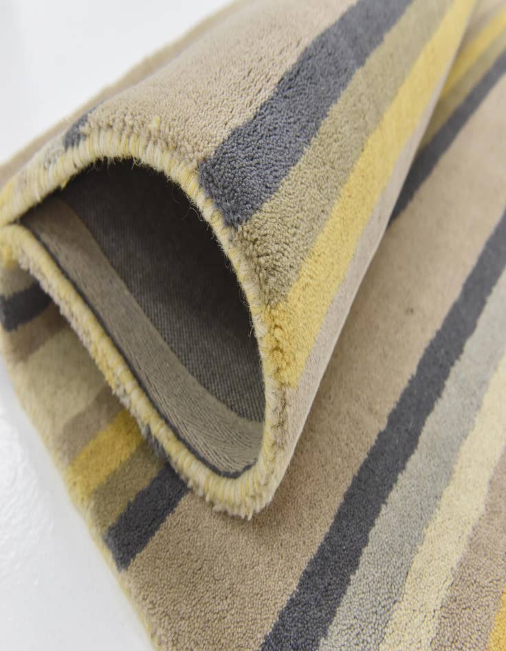 Detail image of  4' 2 x 5' 7 Luna Wool Rug