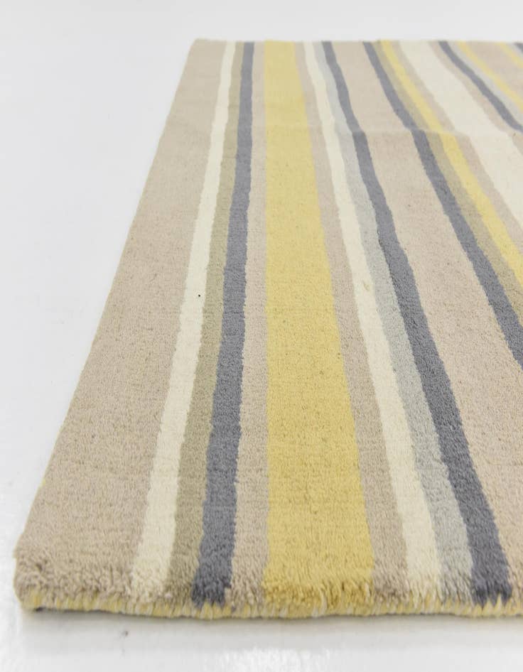 Detail image of  4' x 5' 7 Luna Wool Rug