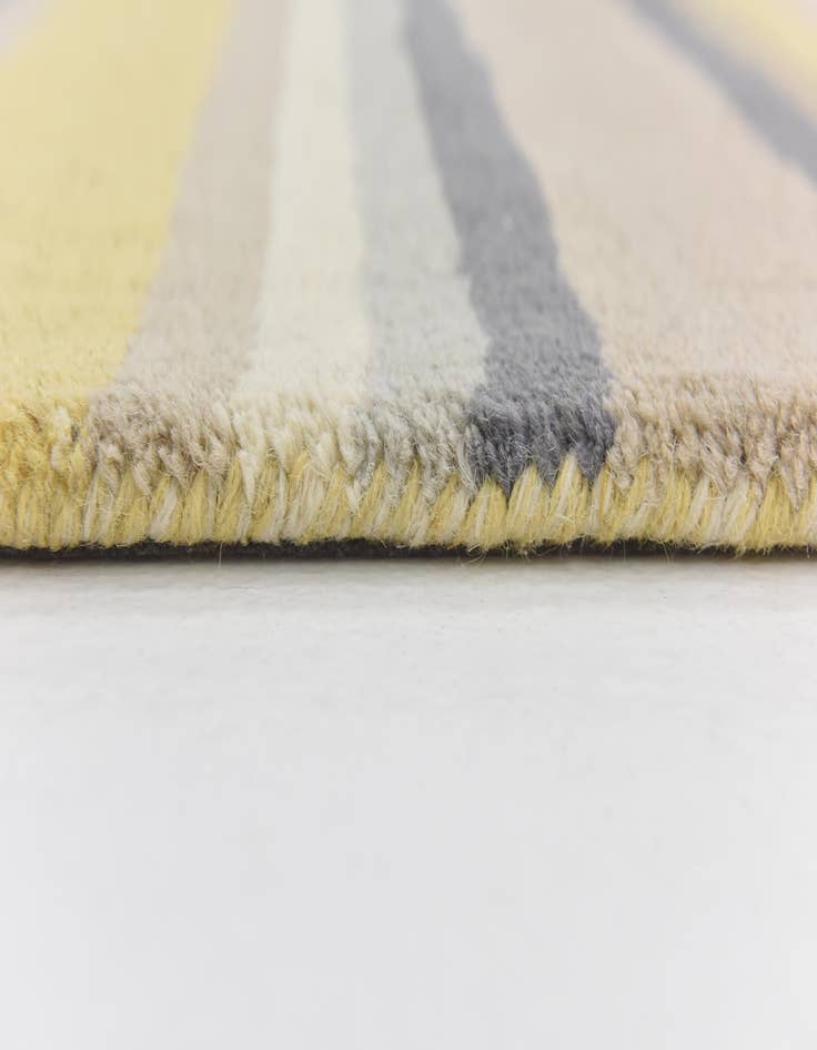 Detail image of  4' x 5' 7 Luna Wool Rug