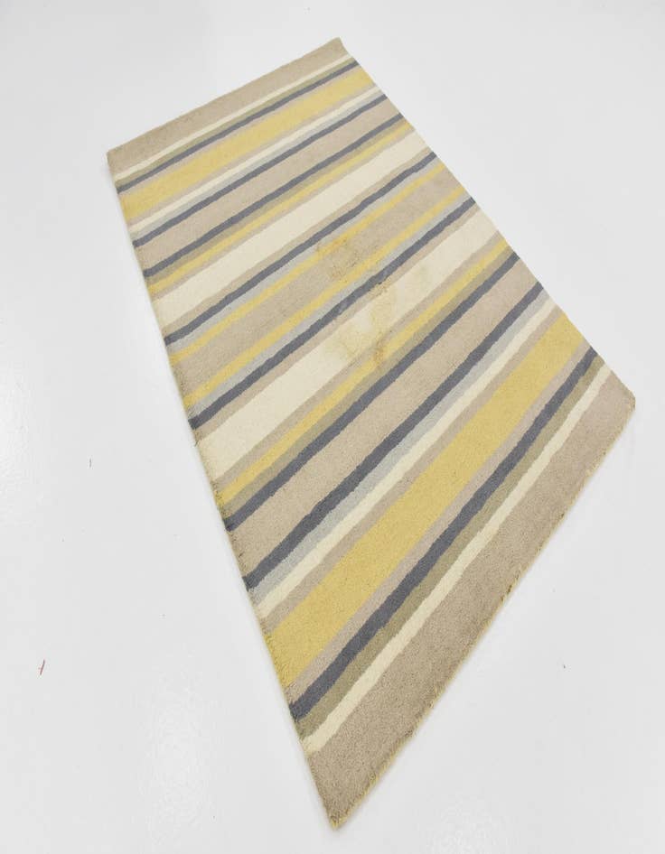 Detail image of  4' x 5' 7 Luna Wool Rug