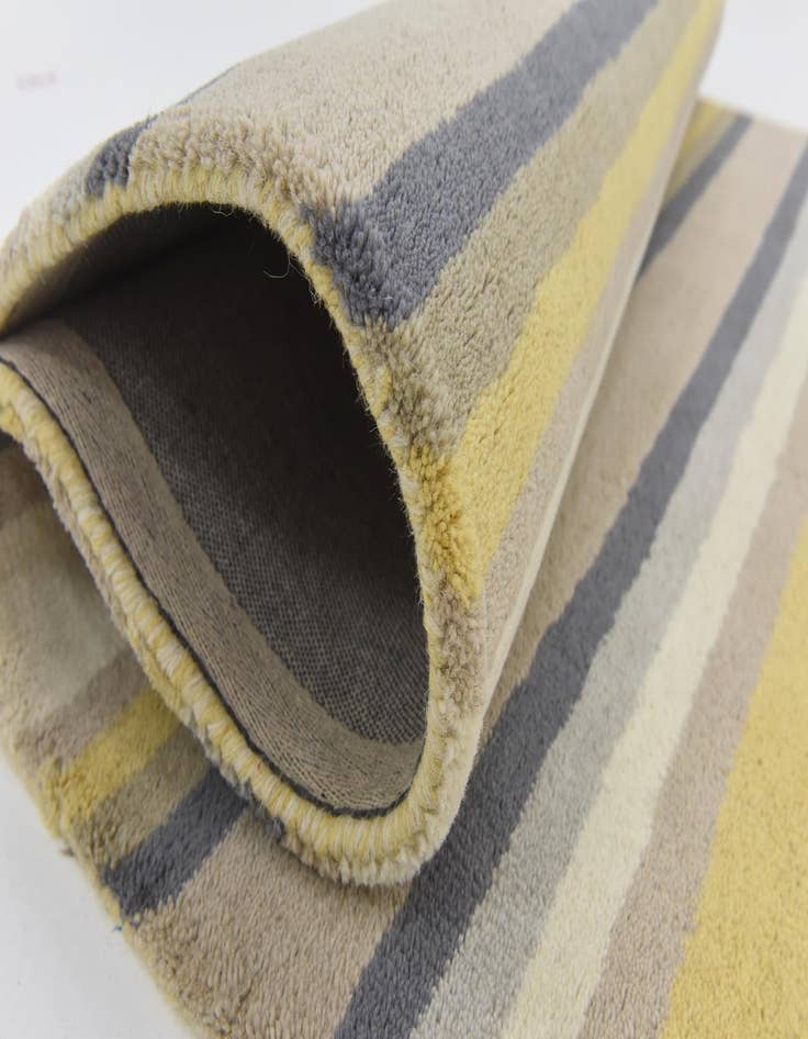 Detail image of  4' x 5' 7 Luna Wool Rug