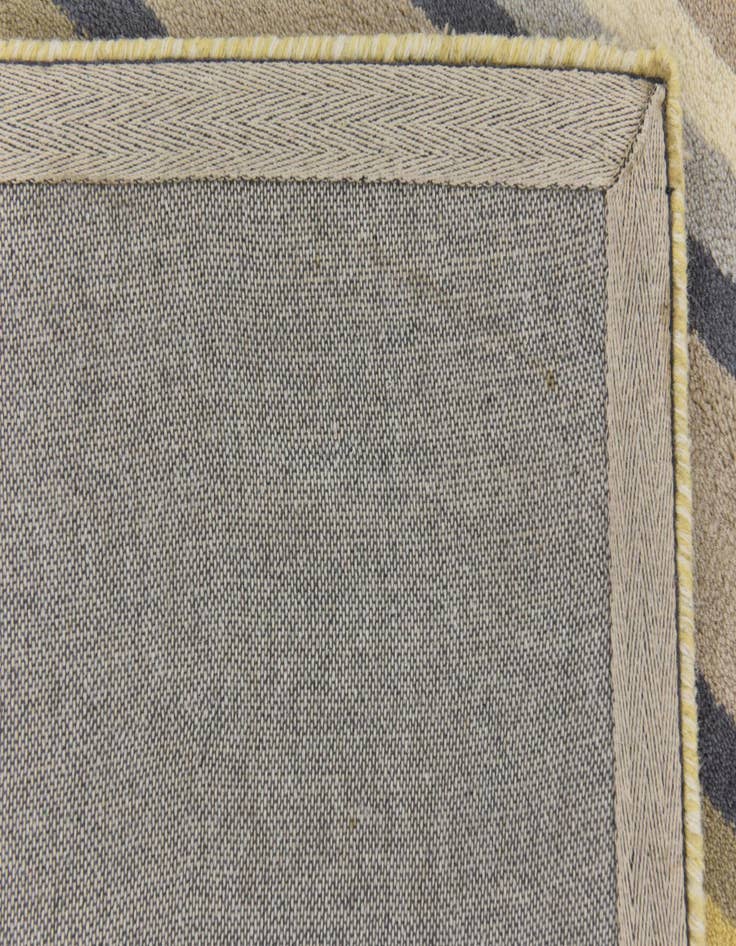 Detail image of  4' x 5' 7 Luna Wool Rug