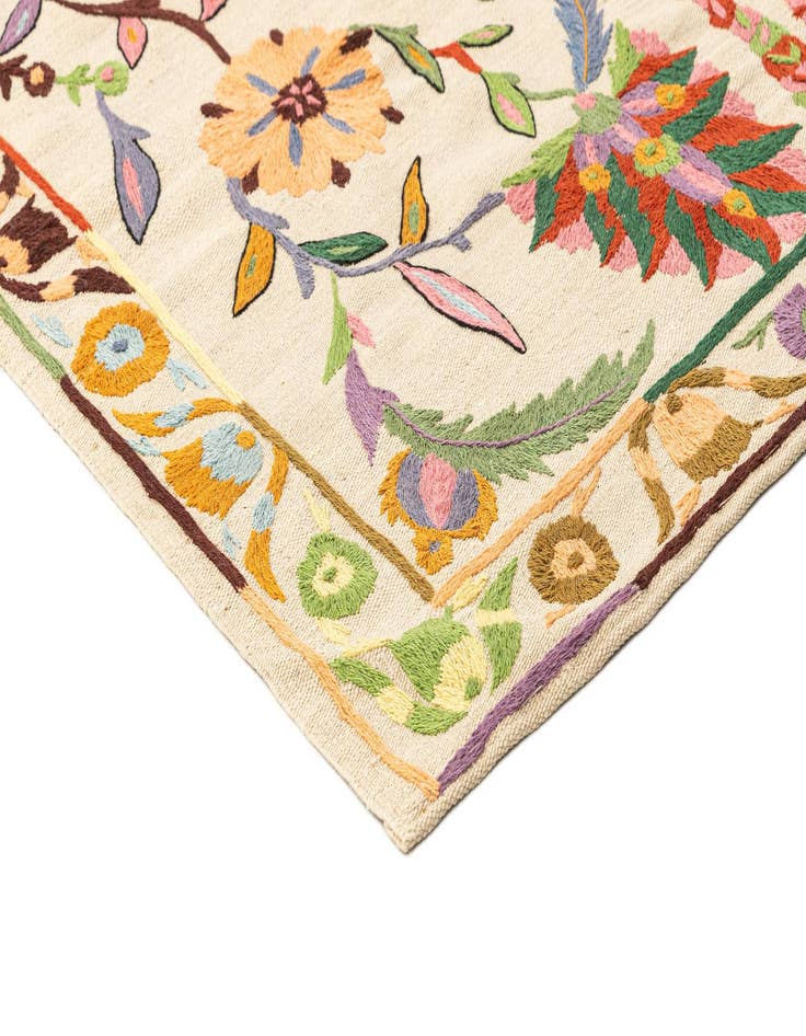 Detail image of 5' 5 x 7' 5 Hand Knotted Marok Kilim Rug