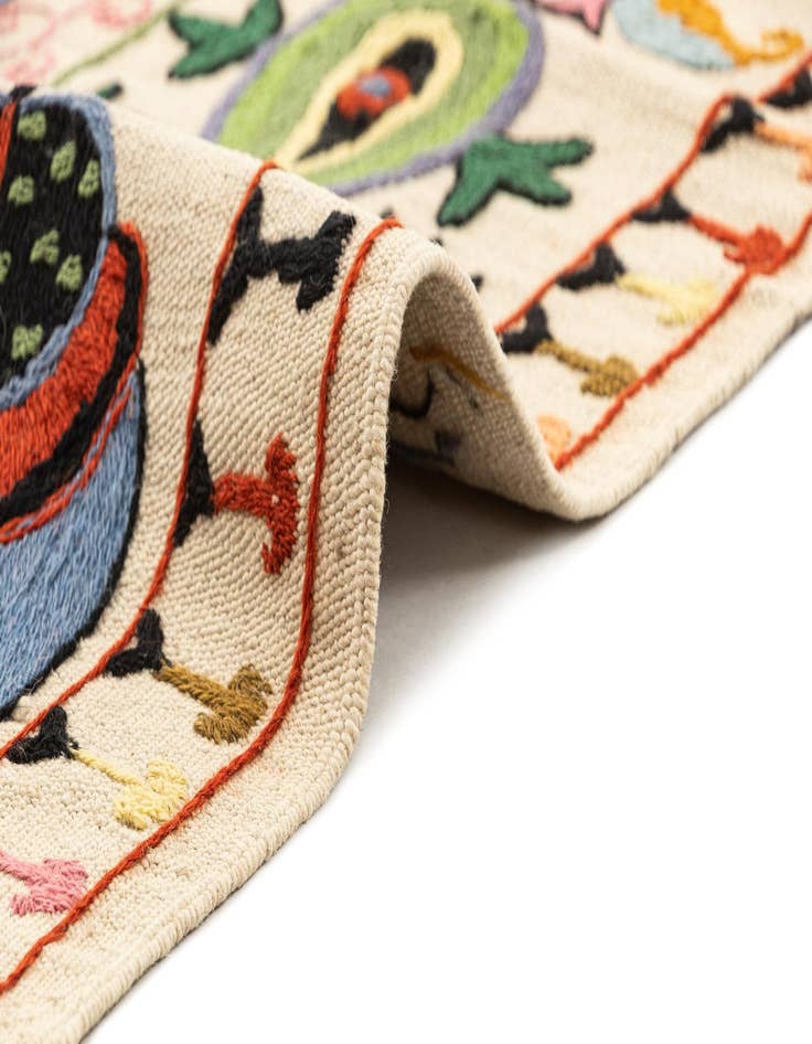 Detail image of  4' 10 x 6' 5  Hand Knotted Marok Kilim Rug