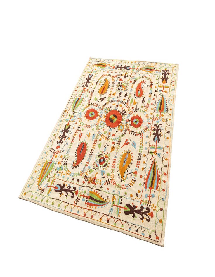 Detail image of  5' 9 x 7' 7  Hand Knotted Marok Kilim Rug