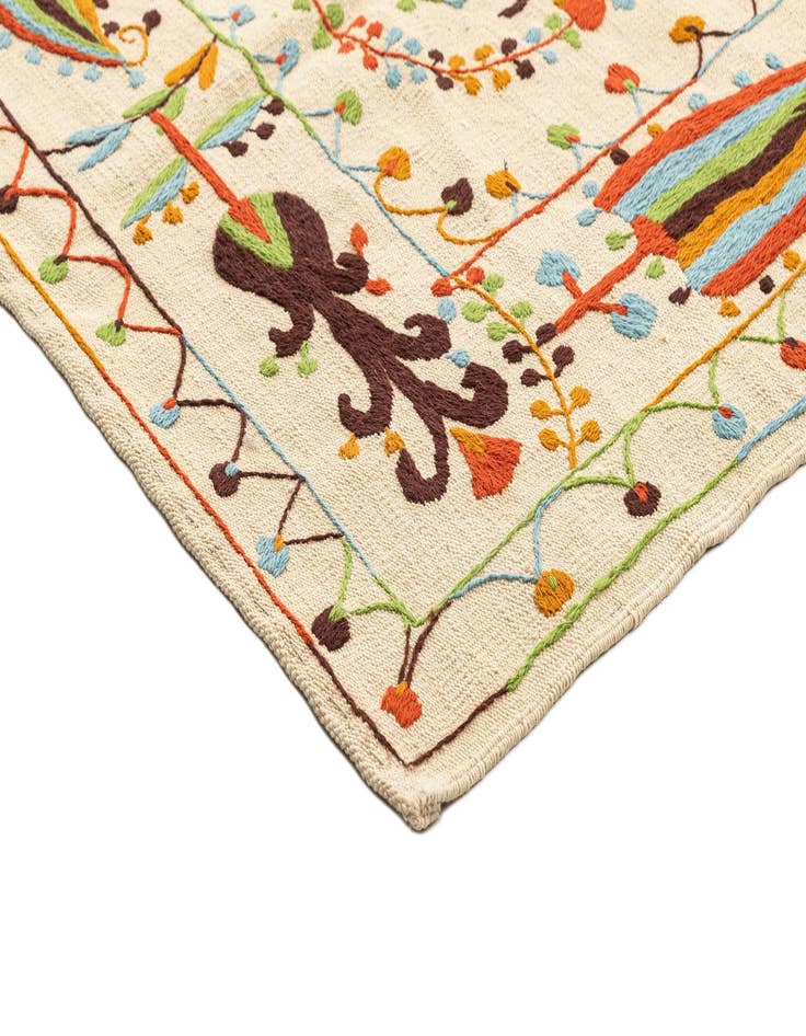 Detail image of  5' 9 x 7' 7  Hand Knotted Marok Kilim Rug