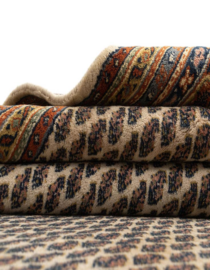 Detail image of  8' 2 x 11' 5 Mir Wool Rug