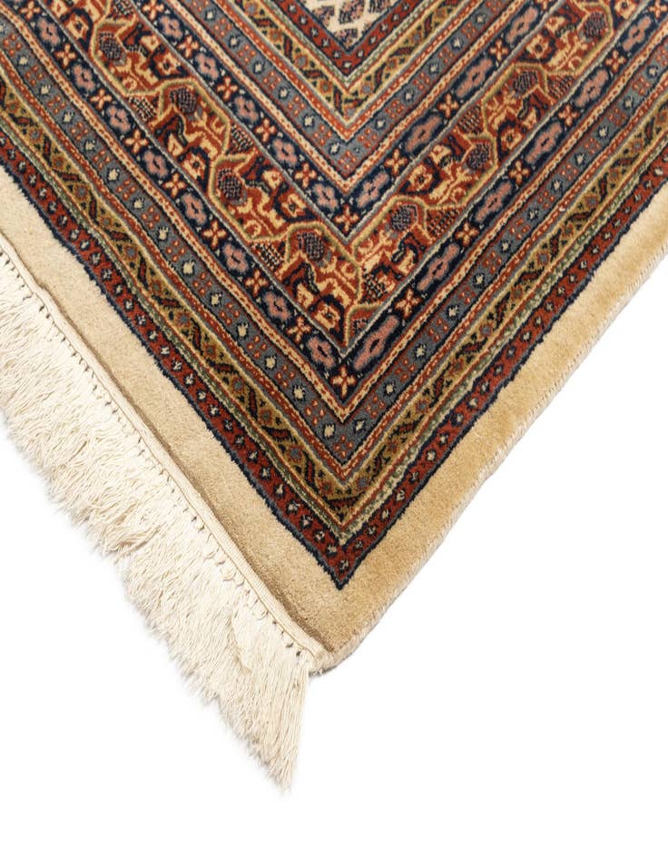 Detail image of  8' 2 x 11' 5 Mir Wool Rug