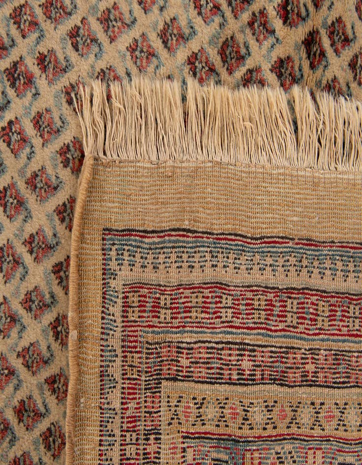 Detail image of  7' 5 x 10' 8  Hand Knotted Mir Wool Rug