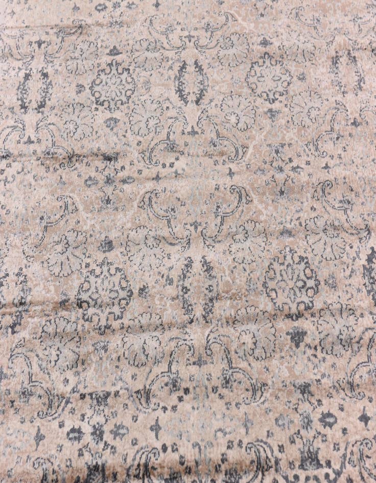 Detail image of  5' x 7' 7 Modern Classical Rug