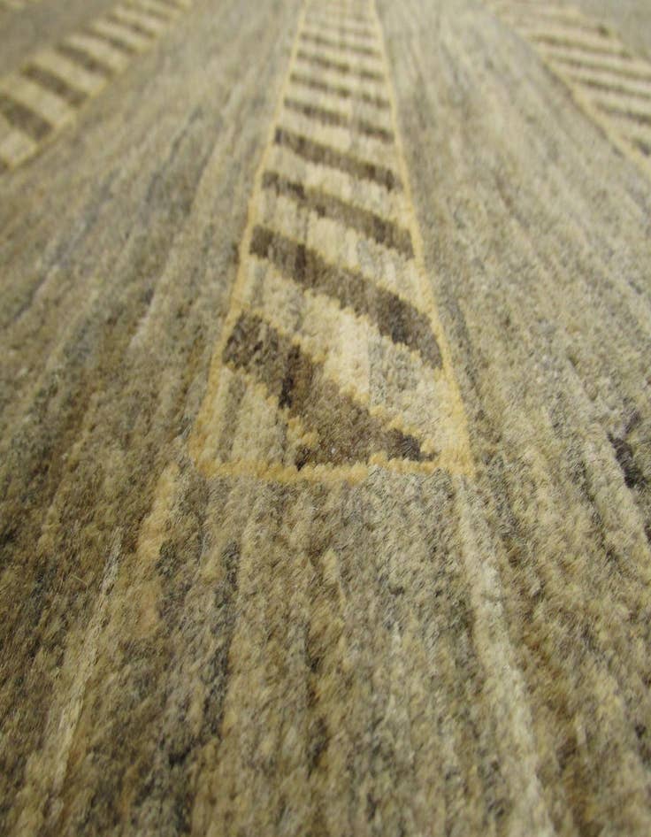 Detail image of  3' 11 x 5' 10  Hand Knotted Modern Ziegler Oriental Rug