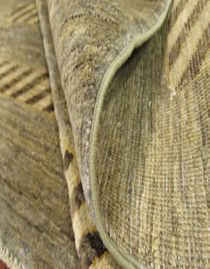 Detail image of  3' 11 x 5' 10  Hand Knotted Modern Ziegler Oriental Rug