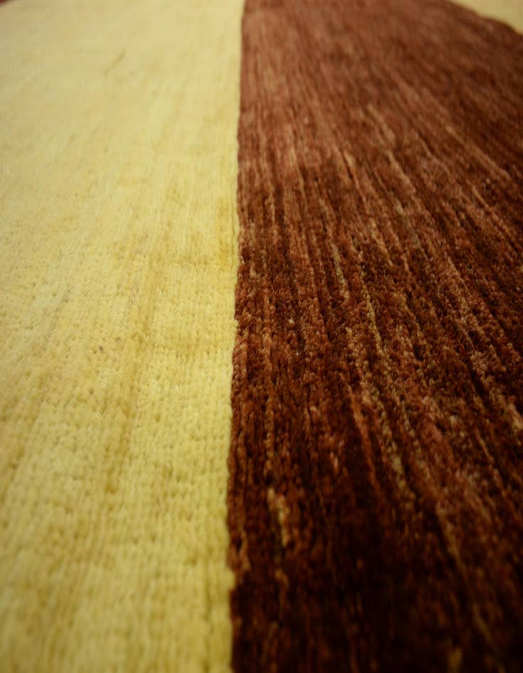 Detail image of  5' 4 x 7'  Hand Knotted Modern Ziegler Oriental Rug