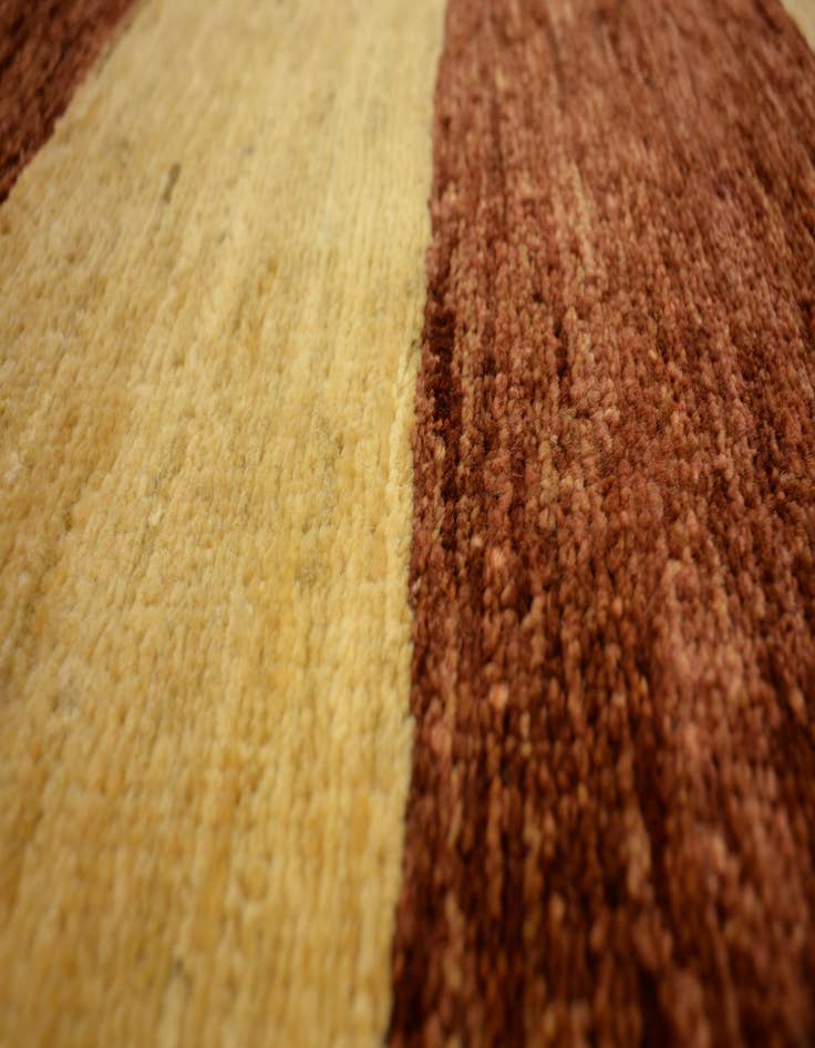 Detail image of  3' 5 x 4' 9  Hand Knotted Modern Ziegler Oriental Rug