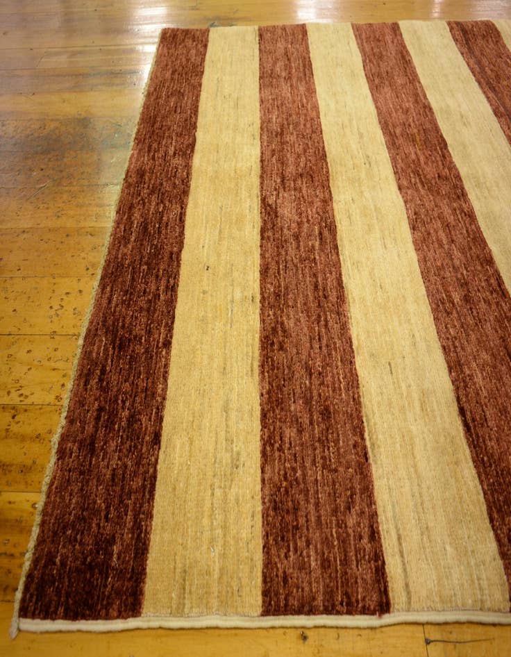 Detail image of  3' 5 x 4' 9  Hand Knotted Modern Ziegler Oriental Rug