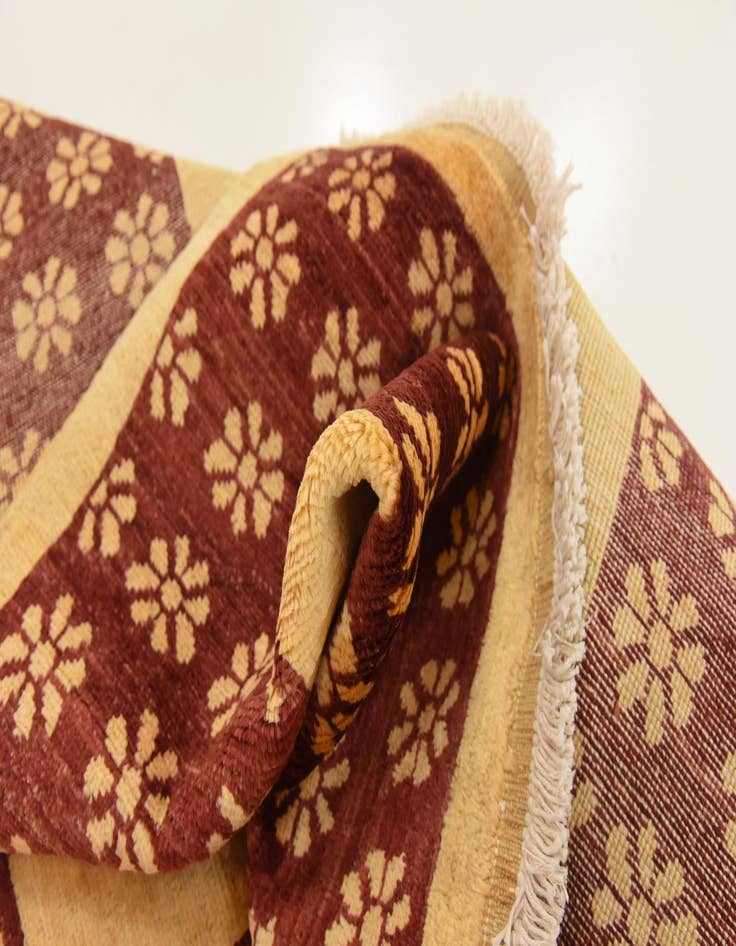 Detail image of  3' 6 x 4' 7  Hand Knotted Modern Ziegler Rug