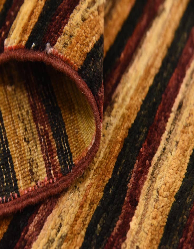 Detail image of  4' 10 x 6' 8  Hand Knotted Modern Ziegler Rug