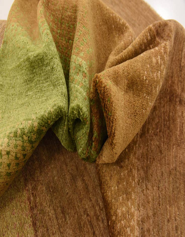 Detail image of  5' 4 x 7' 4  Hand Knotted Modern Ziegler Rug