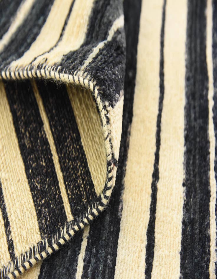 Detail image of  3' x 4' 10  Hand Knotted Modern Ziegler Rug