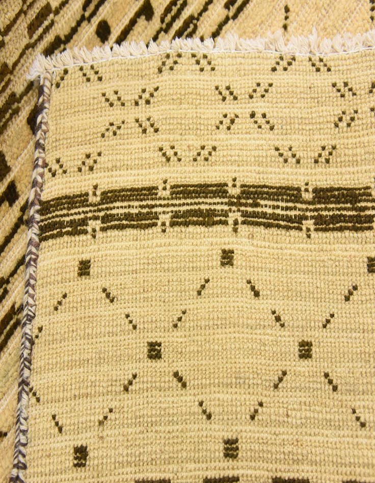 Detail image of  4' 5 x 6' 6  Hand Knotted Modern Ziegler Rug