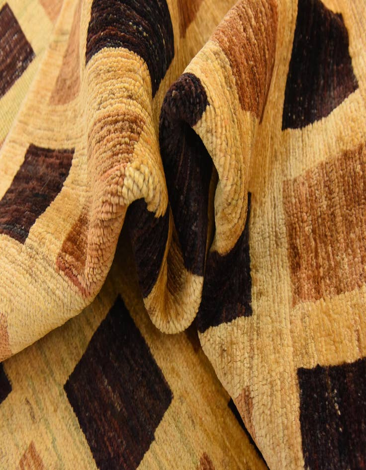 Detail image of  5' x 6' 5  Hand Knotted Modern Ziegler Rug