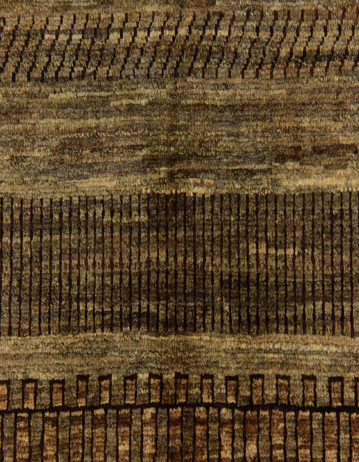 Detail image of  2' 8 x 4' 2  Hand Knotted Modern Ziegler Rug