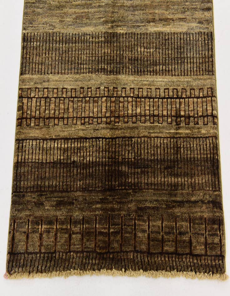 Detail image of  2' 8 x 4' 2  Hand Knotted Modern Ziegler Rug