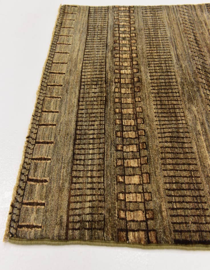 Detail image of  2' 8 x 4' 2  Hand Knotted Modern Ziegler Rug