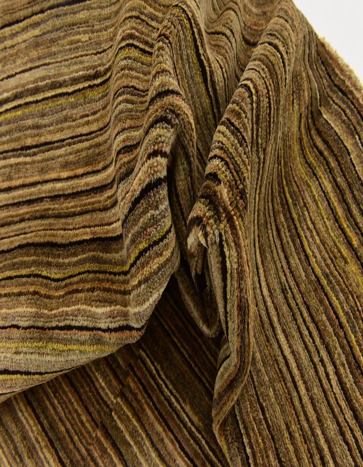 Detail image of  5' 7 x 7'  Hand Knotted Modern Ziegler Rug