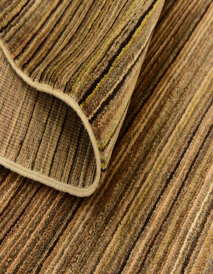 Detail image of  5' 7 x 7'  Hand Knotted Modern Ziegler Rug