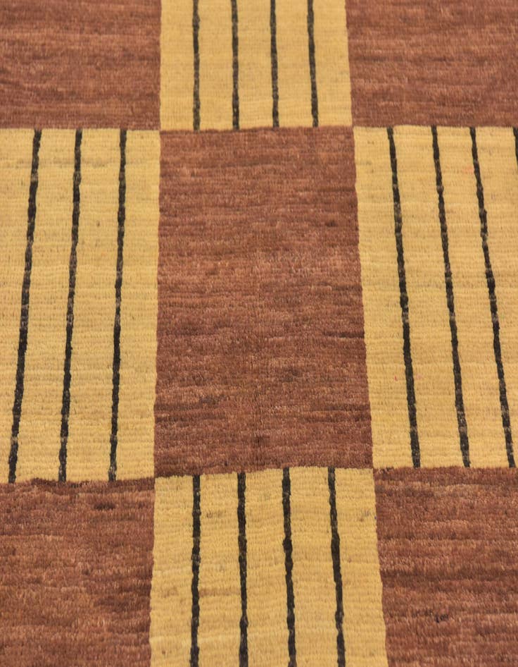 Detail image of  5' 4 x 7' 7  Hand Knotted Modern Ziegler Rug