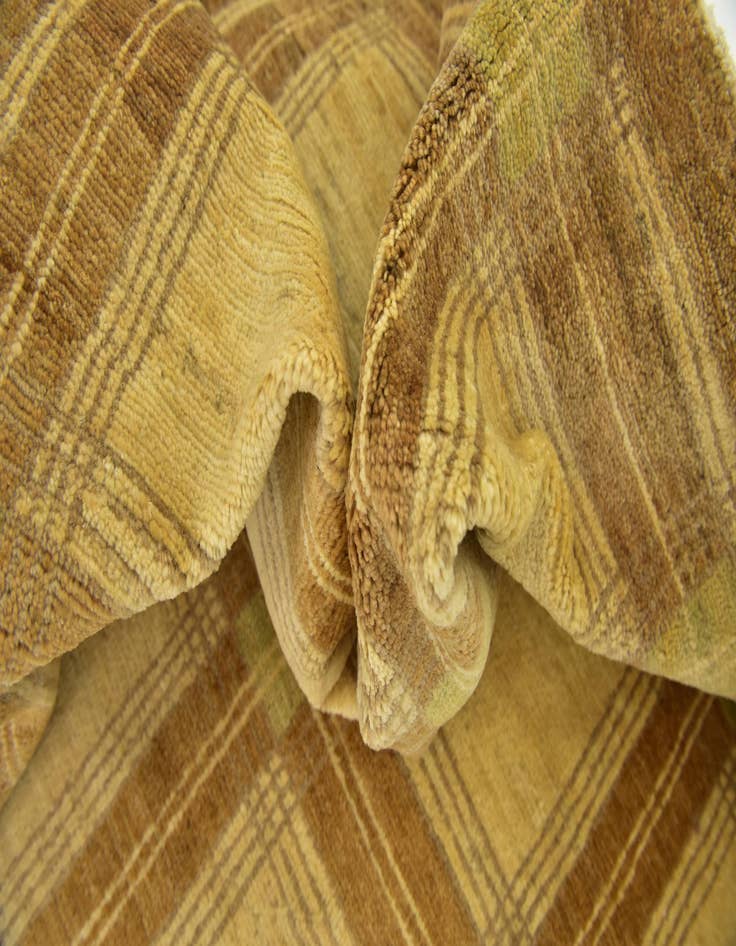 Detail image of  4' 7 x 6' 6  Hand Knotted Modern Ziegler Rug