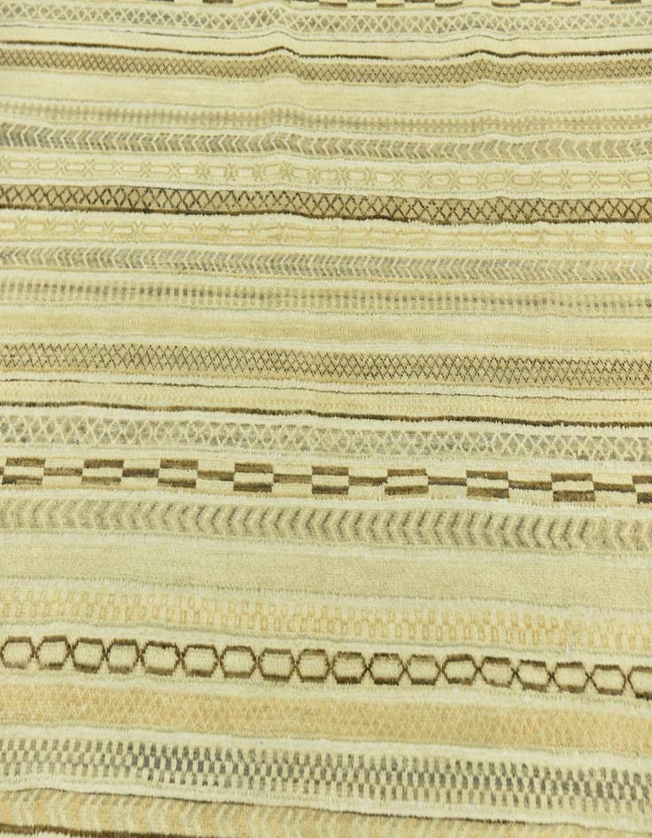 Detail image of  6' 4 x 9' 6  Hand Knotted Modern Ziegler Rug