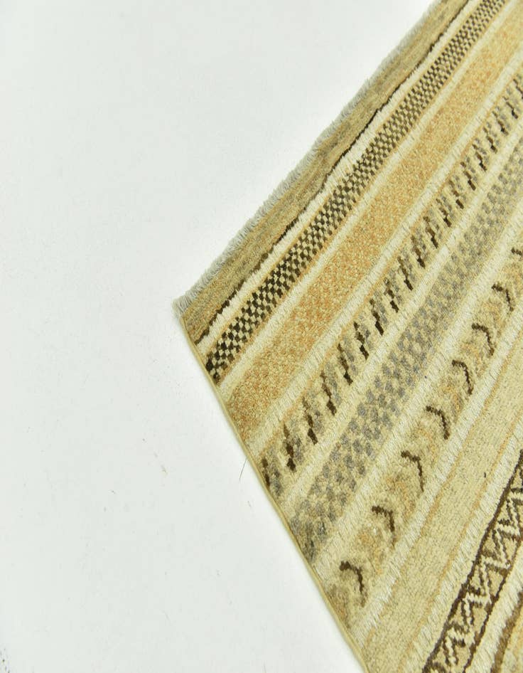 Detail image of  6' 4 x 9' 6  Hand Knotted Modern Ziegler Rug