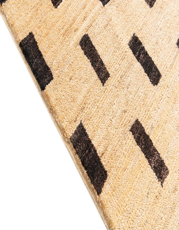 Detail image of  4' 8 x 6' 6  Hand Knotted Modern Ziegler Rug