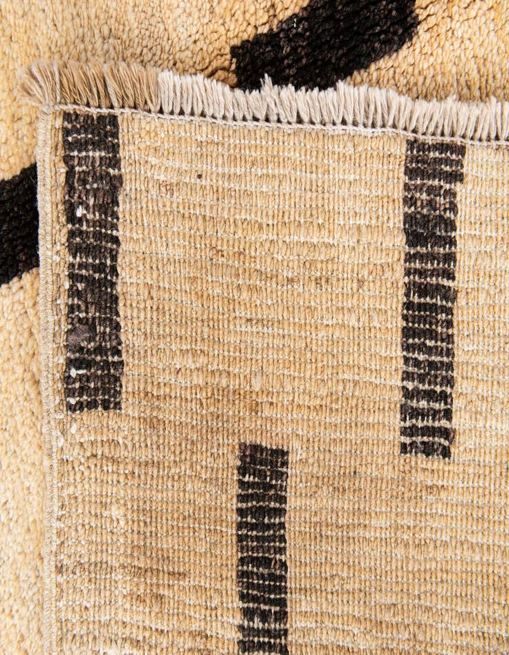 Detail image of  4' 8 x 6' 6  Hand Knotted Modern Ziegler Rug