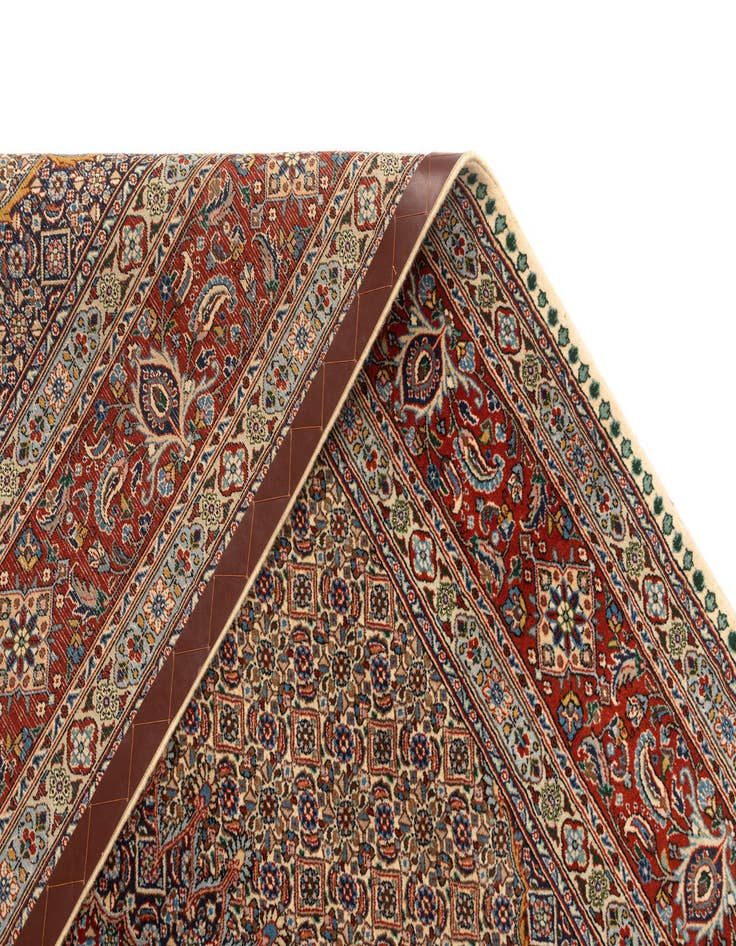 Detail image of  6' 7 x 9' 6 Mood Wool Rug