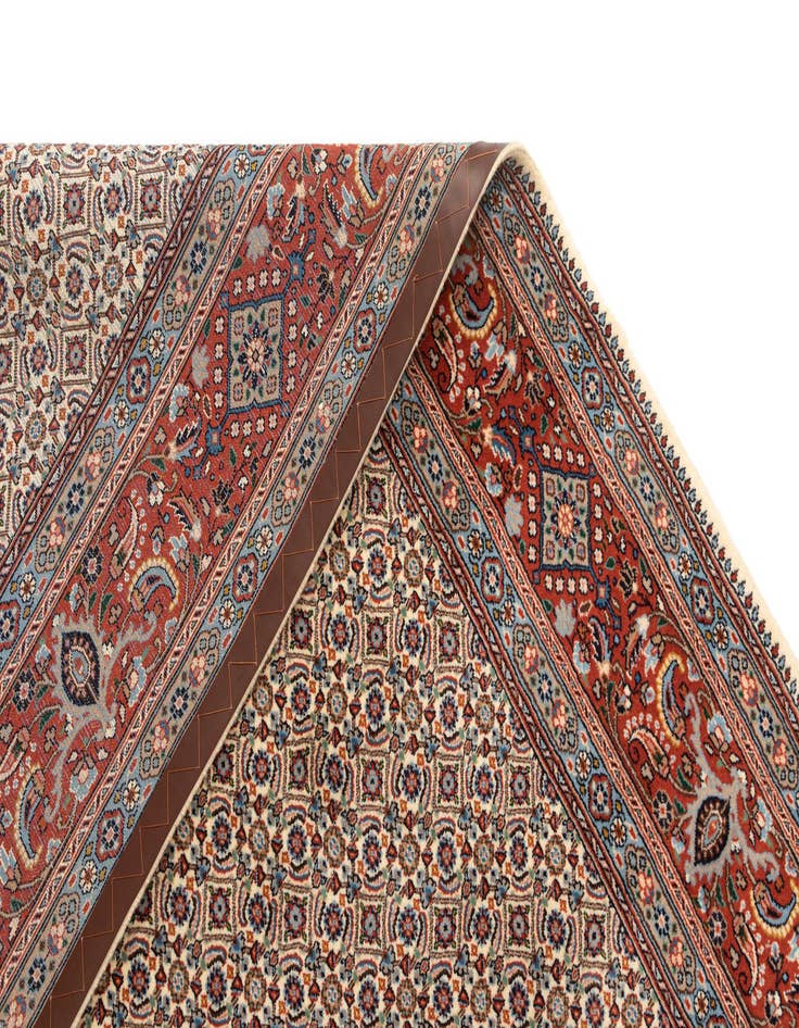 Detail image of  6' 9 x 9' 7 Mood Wool Rug