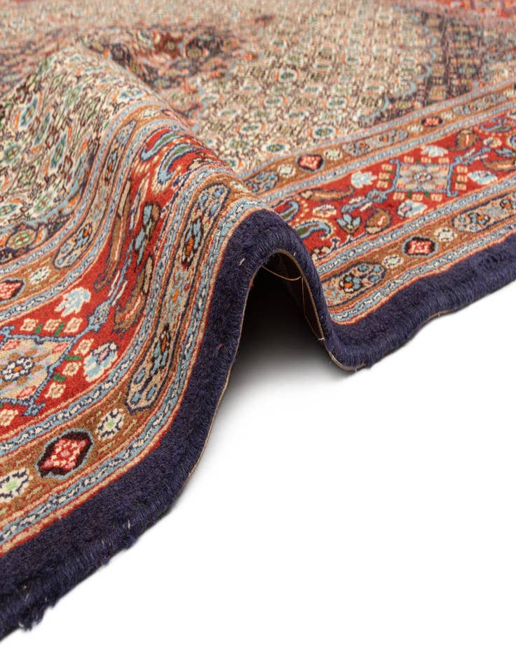 Detail image of  6' 6 x 7' 9 Mood Wool Rug