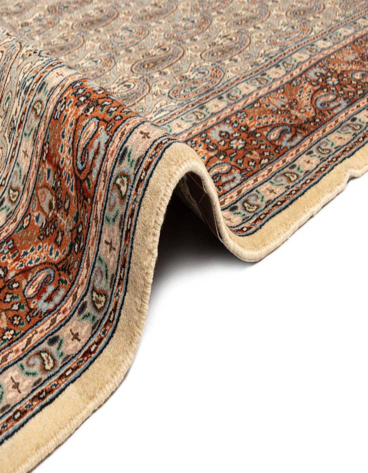 Detail image of  5' 10 x 7' 9 Mood Wool Rug